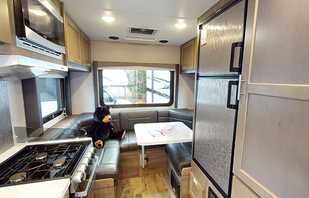 Class C Motorhome-Small (C-Small), , hi-res image number 7